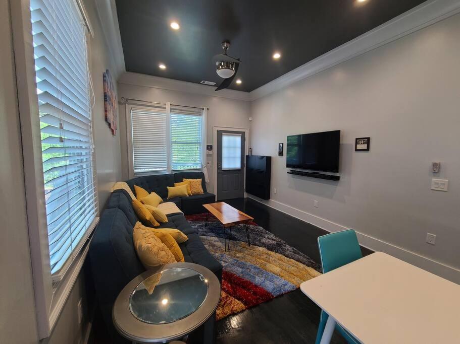 West End Modern Atlanta 3 Bedroom Bungalow Exterior photo