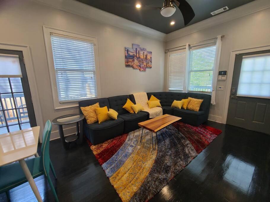 West End Modern Atlanta 3 Bedroom Bungalow Exterior photo